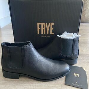 NWT - FRYE Misty Boots (Size 6)